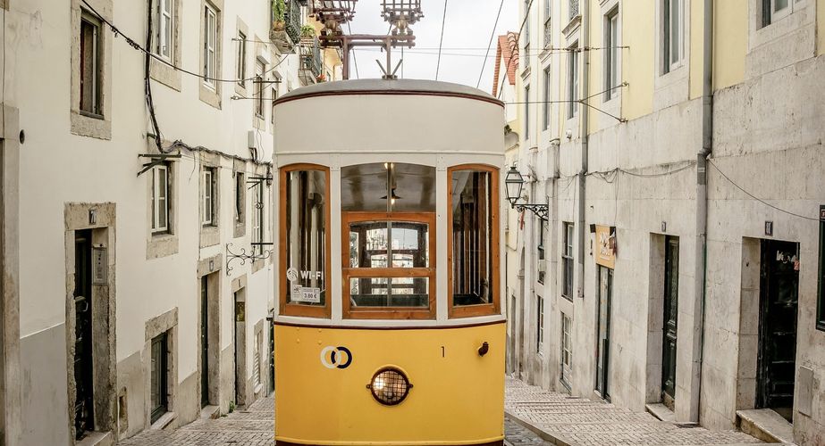 Lissabon gele tram Lissabon gele tram